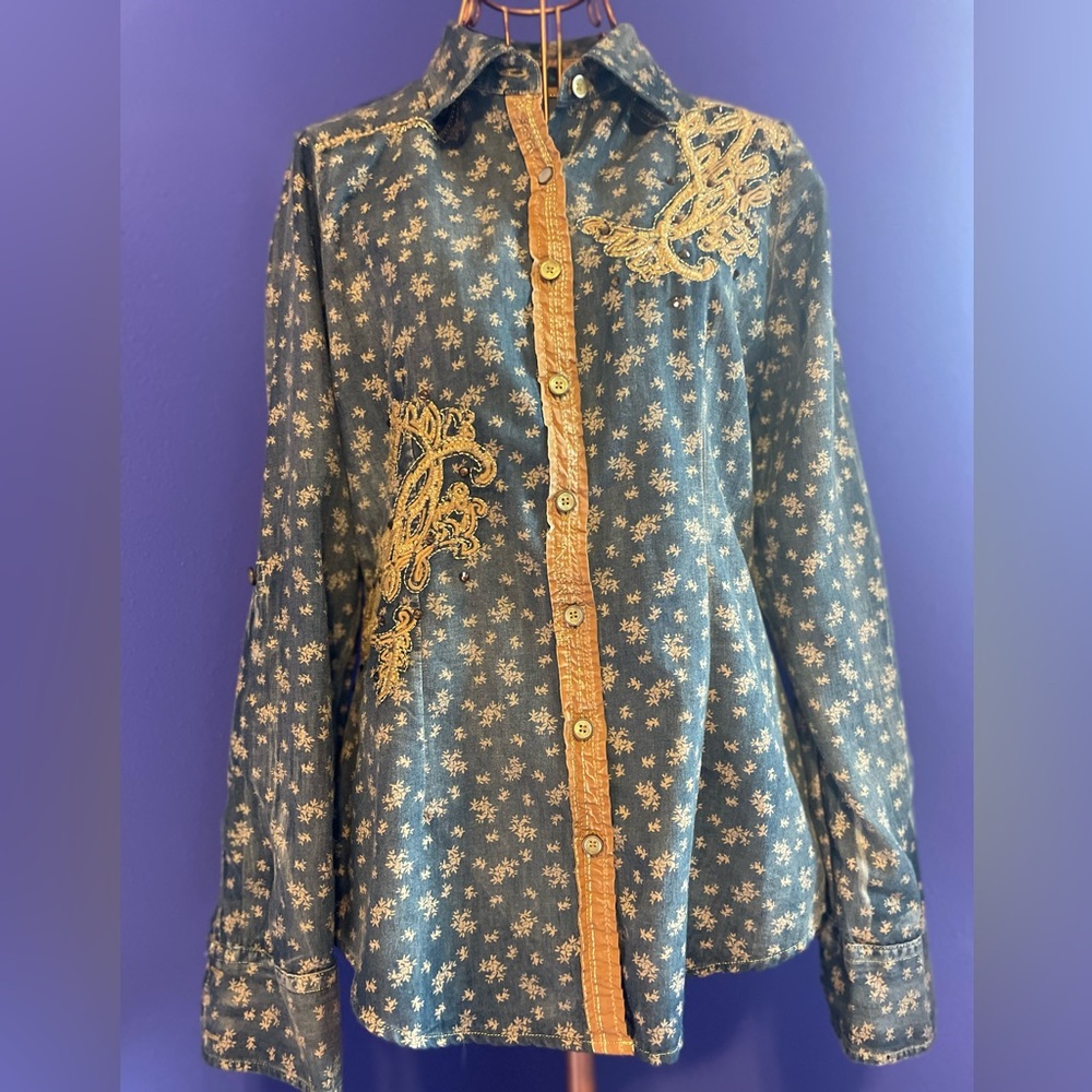 Roar button down long sleeved, distressed, floral print w/ gold trim. Size M.